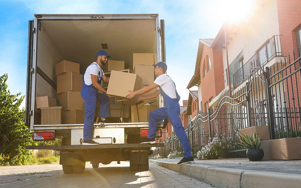 Commercial Movers and Packers: Simplifying Relocation