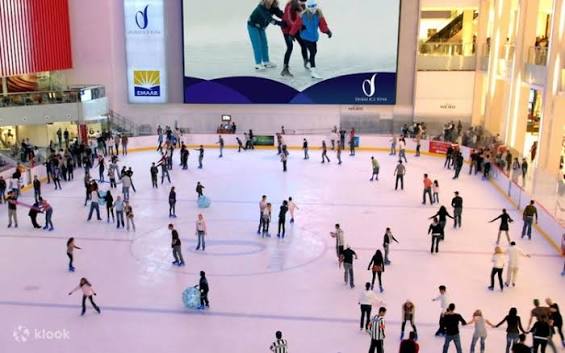 ice skating dubai mall