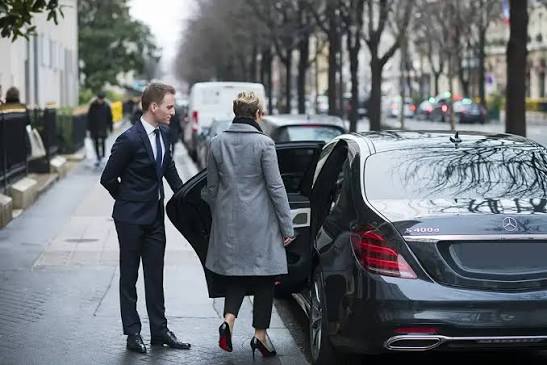 Chauffeur Service In Paris